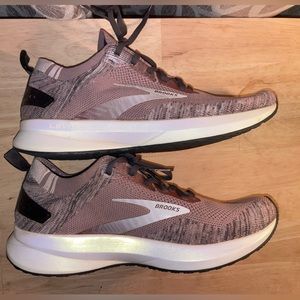 Brooks Womens Levitate 4 1203351B032 Pink Running Shoes Sneakers Size 9 B